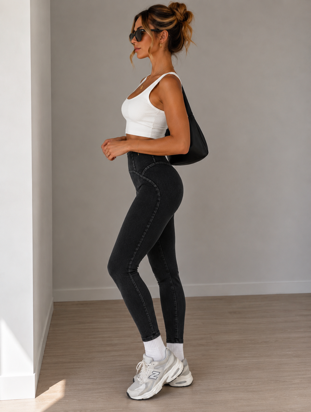 Contour Sculpt Jeggings –  Black Denim